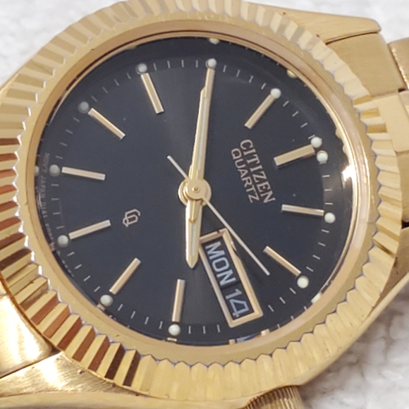Vintage Citizen Gold Plated Tone Women's Day Date Watch Black Dial S Steel - Picture 4 of 16